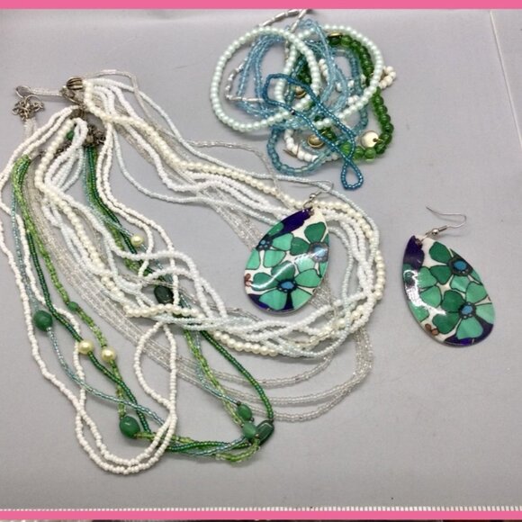 Earrings w/Necklaces/Bracelets, 15pc - Picture 12 of 12